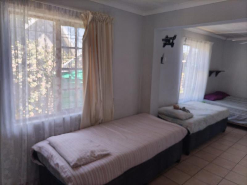 5 Bedroom Property for Sale in Amalinda Eastern Cape